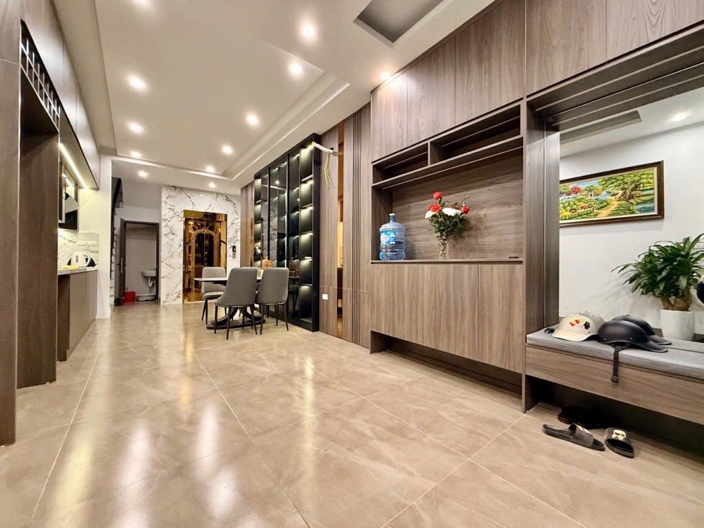 NHÀ THỊNH LIỆT, HOÀNG MAI. Ô TÔ TẢI QUA NHÀ, MT4M, DT: 40M2, GIÁ: 12.6 TỶ