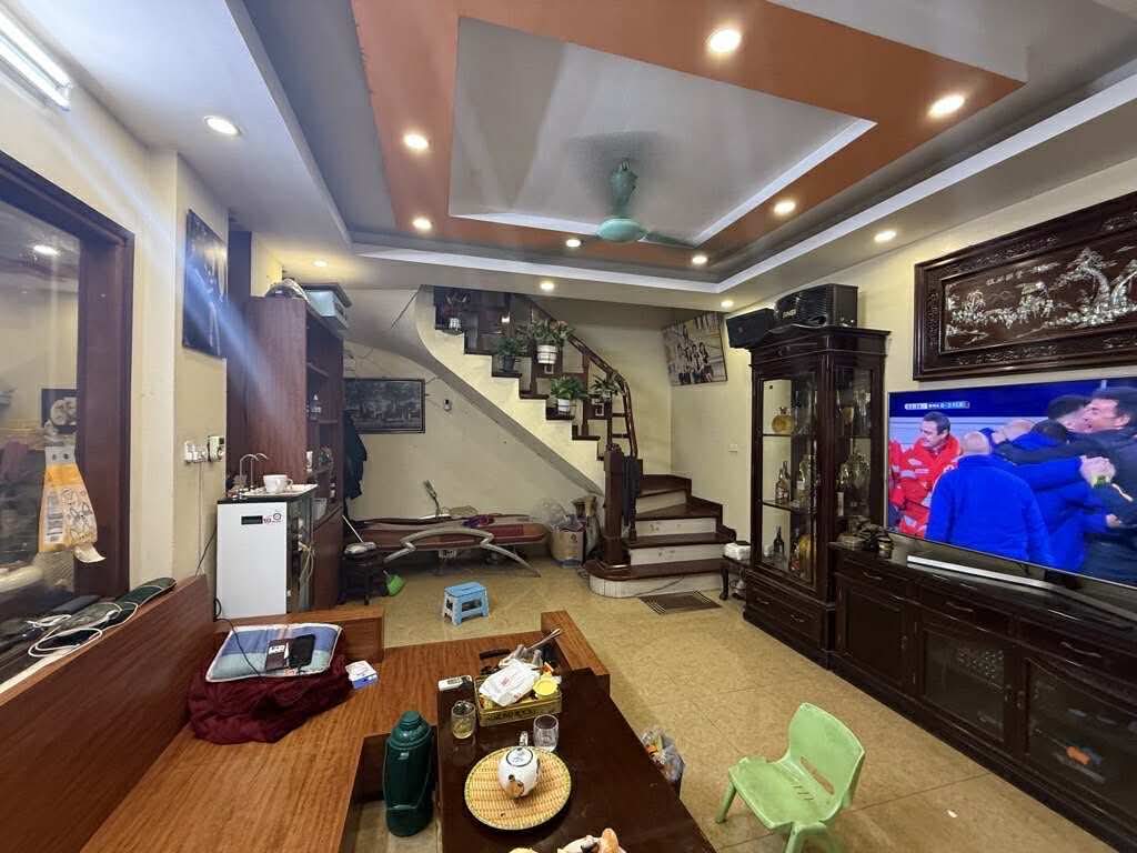 Bán nhà đường Láng
