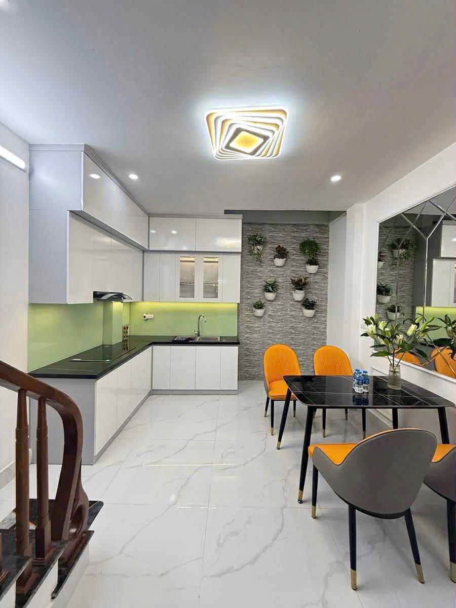 Bán Nhà Riêng, Việt Hưng, Long Biên, Hà Nội, 5,5 tỷ, 35 m2 chỉ với giá cực chất
