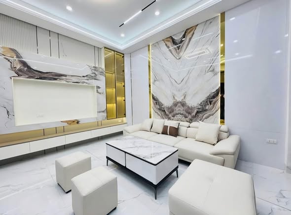 Phố Hoa Lâm, Nhà lô góc, ngõ ô tô thông, nhà mới, gần trường, gần BigC