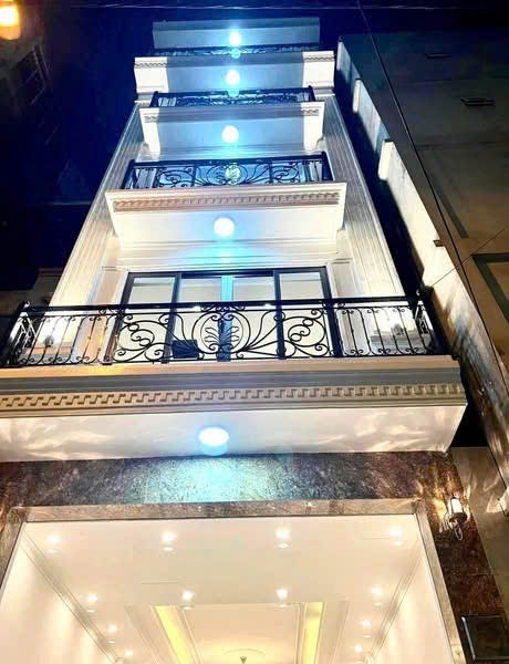 NHÀ TT CẦU GIẤY - 9 TỶ - THANG MÁY