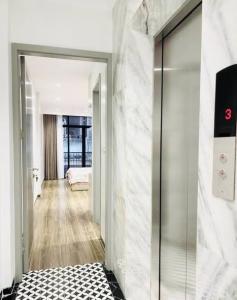 NHÀ TT CẦU GIẤY - 9 TỶ - THANG MÁY