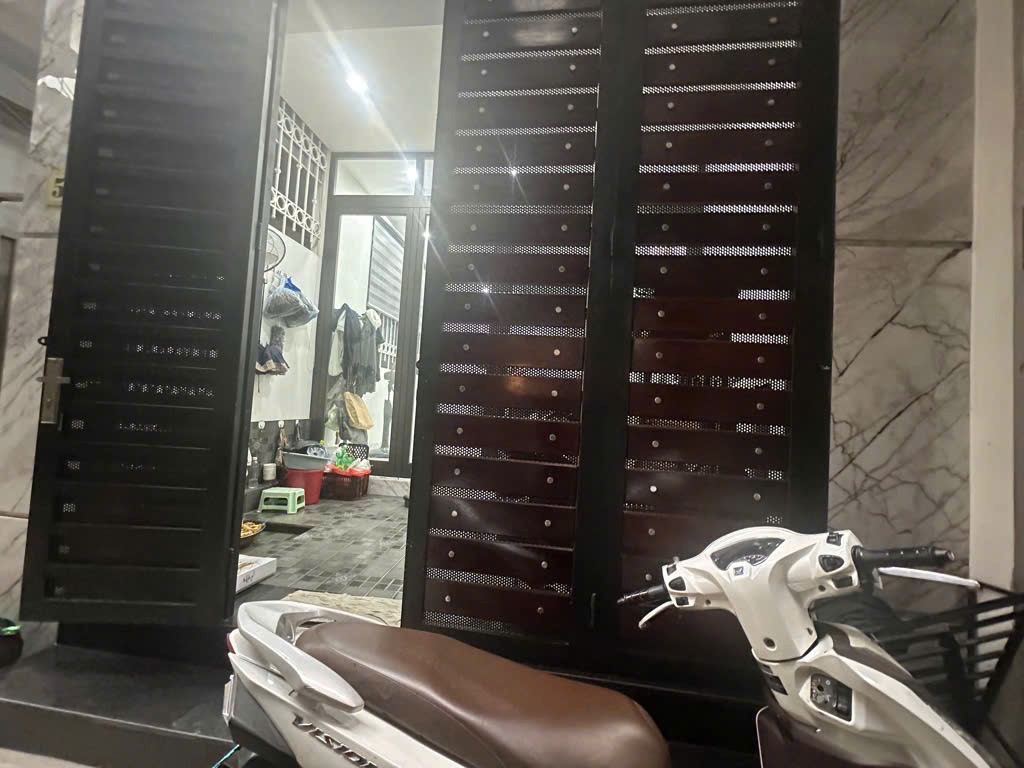 Bán nhà Minh Khai 35m 3 tầng 4.5 tỷ kinh doanh