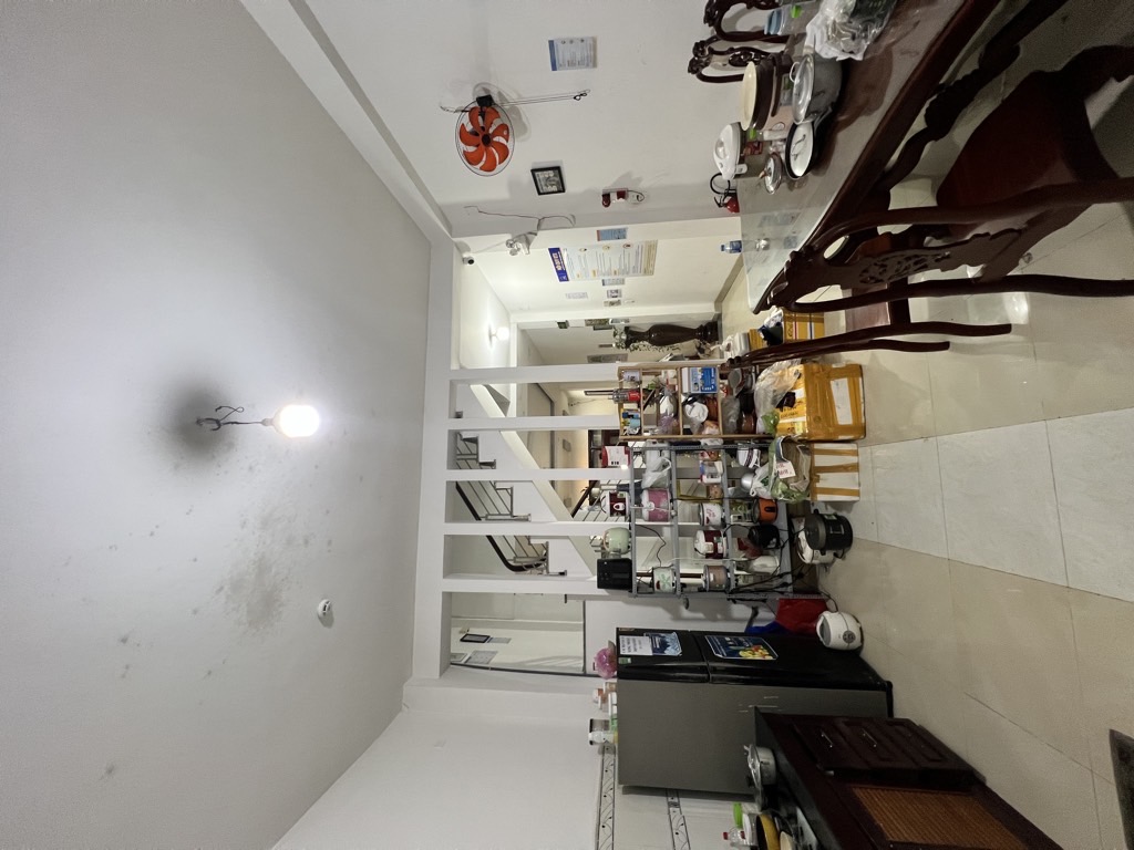 Bán nha Ông anh Q9