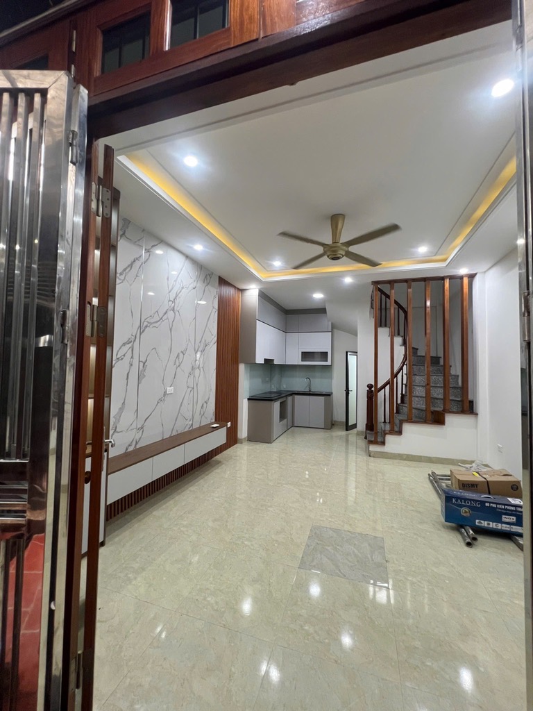 LÔ GÓC - NGAY MẶT ĐƯỜNG - Ô TÔ ĐẬU - KHÔNG NGẬP