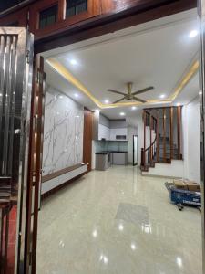 LÔ GÓC - NGAY MẶT ĐƯỜNG - Ô TÔ ĐẬU - KHÔNG NGẬP