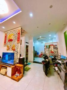 NHÀ HẺM XE TẢI GIÁ HỢP LÝ