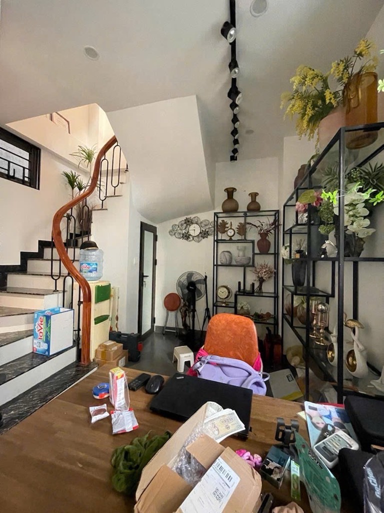 BÁN NHÀ DÂN XÂY Ở - 3 THOÁNG - SAU NHÀ MẶT PHỐ - NỘI THẤT TIỆN NGHI