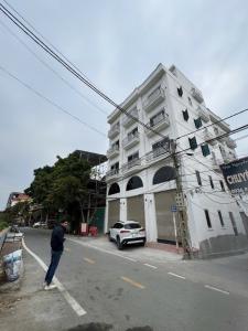 BÁN NHÀ LÔ GÓC,KINH DOANH SẦM UẤT ,OTO TẢI 8 TẤN TRÁNH NHAU VÈO VÈO ,NHÀ XÂY 6 TẦNG GIÁ NHỈNH 7 TỶ