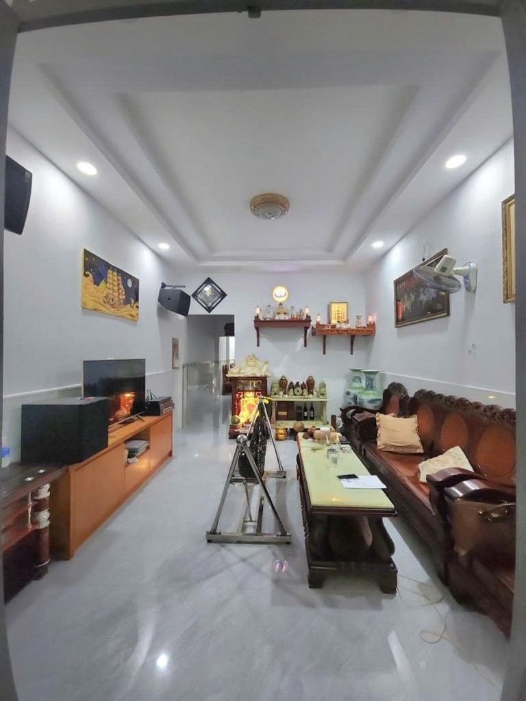 Nhà Đẹp Đường Hồ Văn Long , Bình Tân 4x20 Giá 4.8 tỷ. TL chính chủ : Sổ công nhận 34m. Chủ nói đã bỏ Quy hoạch nên vẫn đủ 80m+ Kết cấu 2 tầng 3 Phòng ngủ, 2 WC, Phòng khách, Nhà còn rất mới, đẹp. Khách dọn Ở  Ngay LH 0982907711 ZaLo Lành
