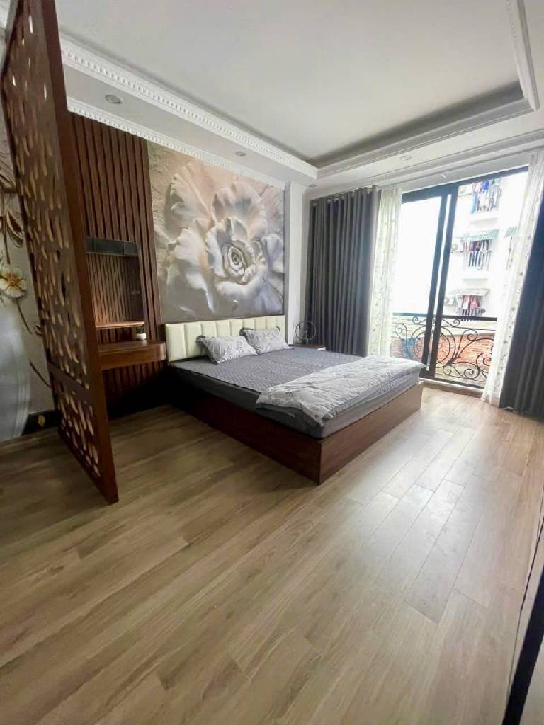 Bán gấp nhà Yên Hoà 35m2 x 5 tầng giá 9.5 tỷ