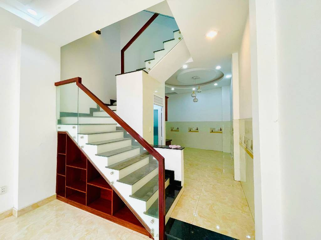BÁN NHÀ QUẬN 5 - 50M2 - 4 PN - 4 TẦNG BTCT - 8,7 TỶ