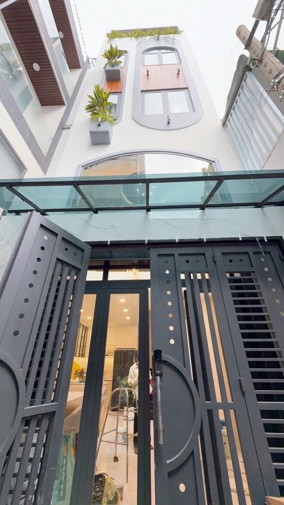 Bán nhà 5 Tầng Khu Vip Q3- Full Nội Thất- Hẻm ô tô 4M thẳng 1 trục đỗ cửa- Siêu phẩm giá chi 8.6 Tỷ