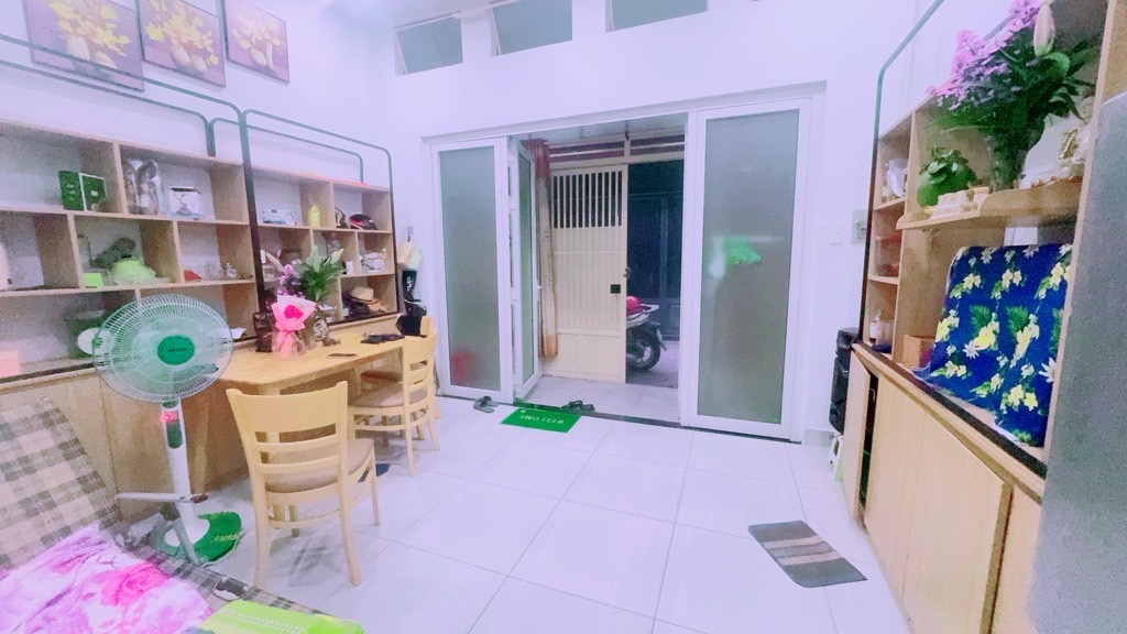 Chỉ 3.8 Tỷ có nhà sát chợ Bàn Cờ Q3- HXH đỗ cổng- Sẵn dòng tiền 12tr/tháng