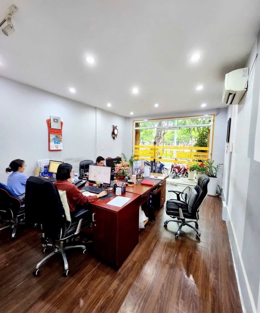 Bán nhà mặt tiền Q1, 64m2, 2 mặt tiền trước sau, Lề 6m, 21.5 tỷ