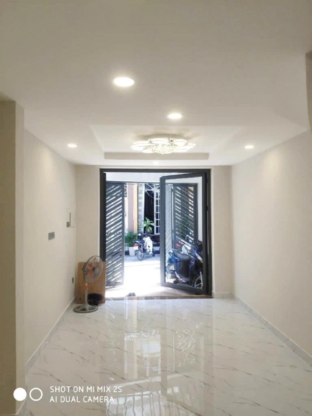 Bán nhà Q3, 2 mặt hẻm xe tải, sổ vuông A4, sẵn dòng tiền đầu tư