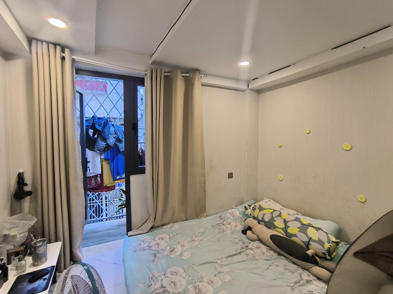 Bán nhà Q3, 2 mặt hẻm xe tải, sổ vuông A4, sẵn dòng tiền đầu tư