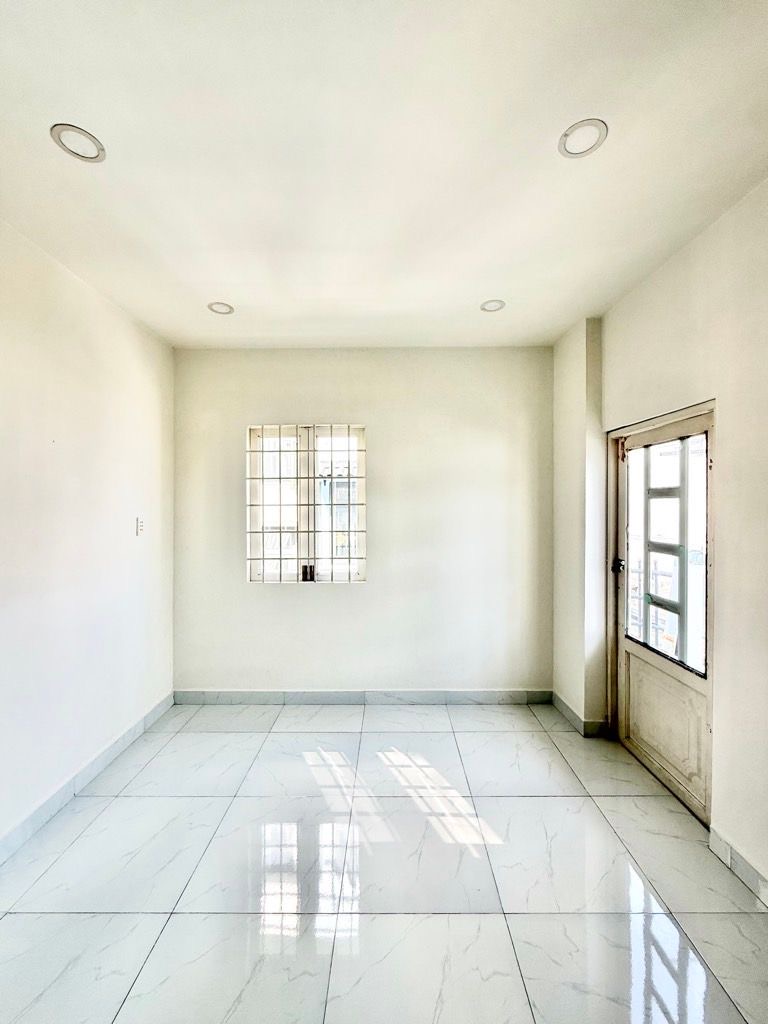 Bán gấp nhà 4 tầng BTCT Quận 3, Hẻm thông, Giá cực tốt chỉ 4.5 tỷ