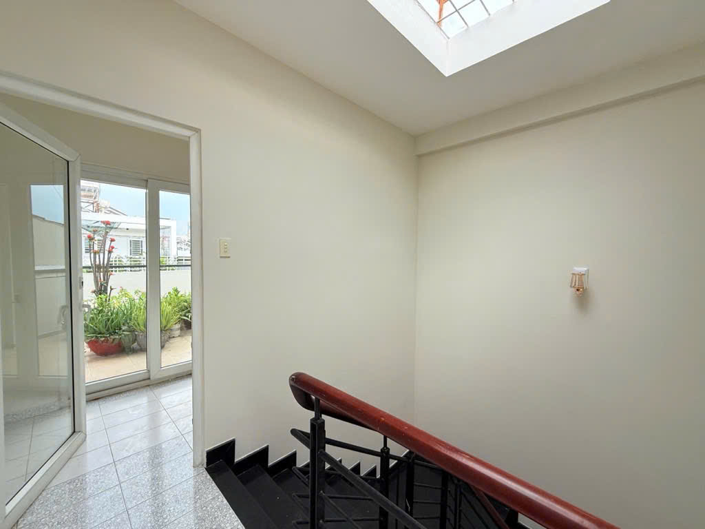 NHÀ HIẾM HOT - HXH 4 CHỖ NGỦ TRONG NHÀ - NHÀ BTCT - HOÀNG HOA THÁM, BÌNH THẠNH - CHỈ 9.9 TỶ