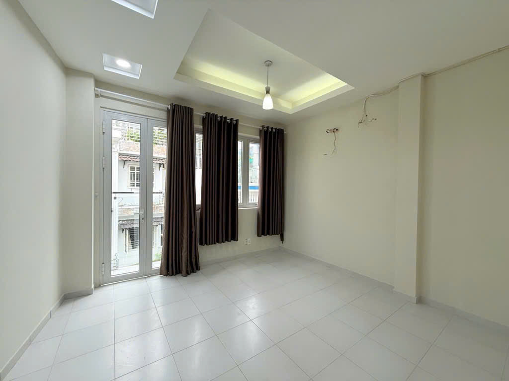 NHÀ HIẾM HOT - HXH 4 CHỖ NGỦ TRONG NHÀ - NHÀ BTCT - HOÀNG HOA THÁM, BÌNH THẠNH - CHỈ 9.9 TỶ