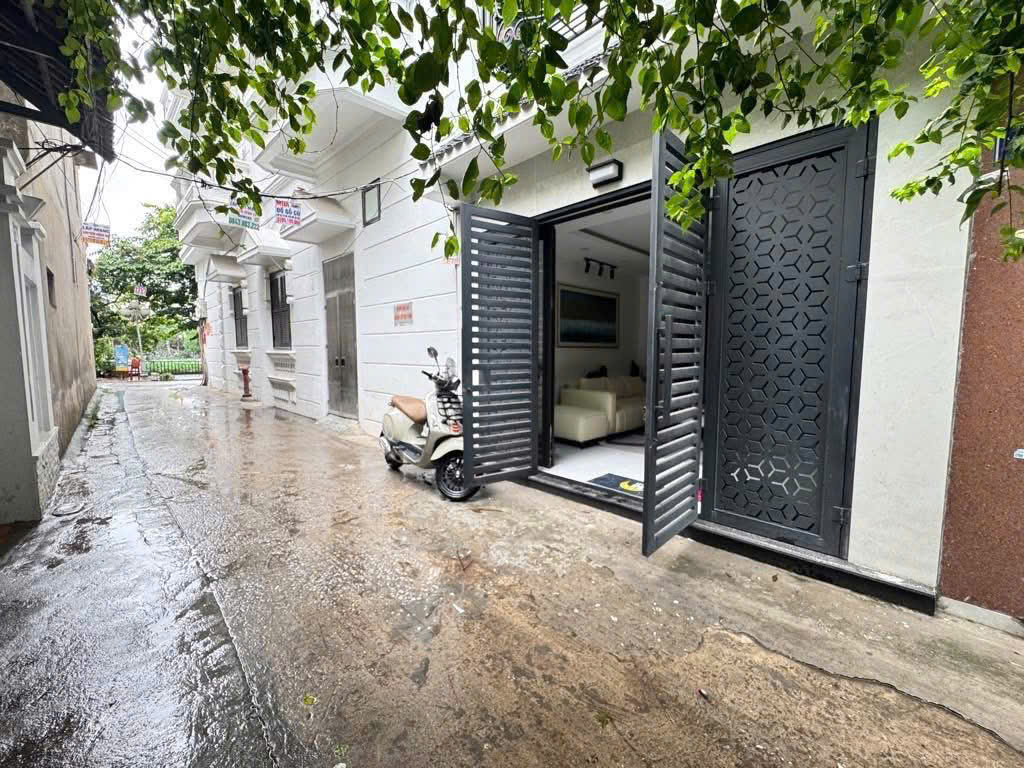 4,3 Tỷ-XÂY MỚI ĐẸP-ĐỐI DIỆN ĐL THĂNG LONG