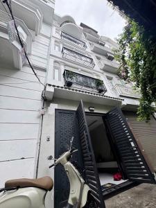 4,3 Tỷ-XÂY MỚI ĐẸP-ĐỐI DIỆN ĐL THĂNG LONG