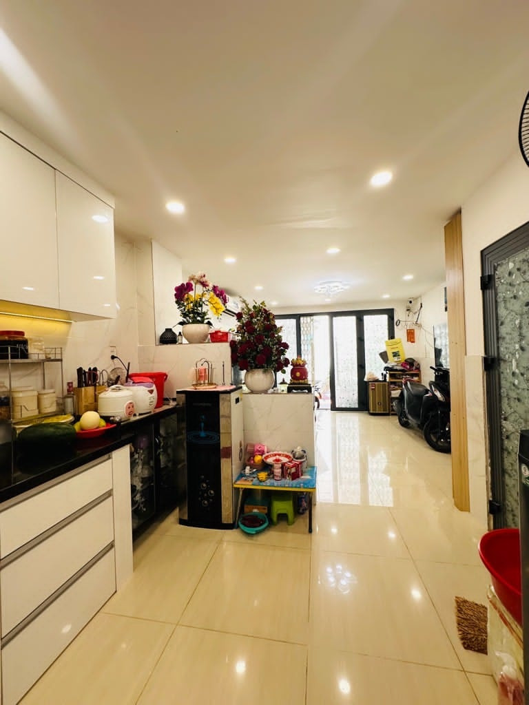 Bán nhà Điện Biên Phủ, 32m2, hẻm thông, sổ vuông, an ninh