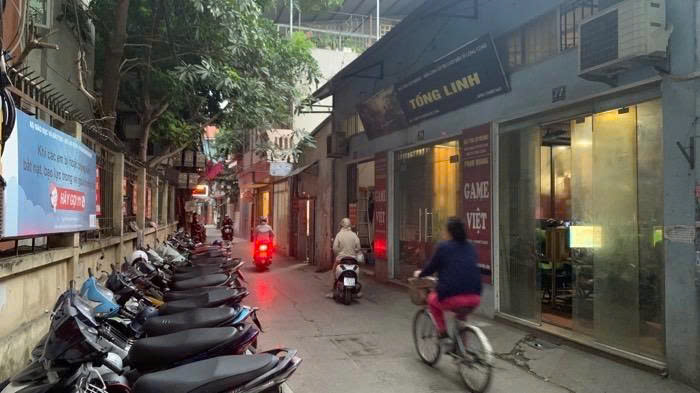 Cần bán nhà phố Nguyễn Đức Cảnh, giá rẻ nhỉnh 6 tỷ, nhà dân xây kiên cố, nội thất gỗ thịt