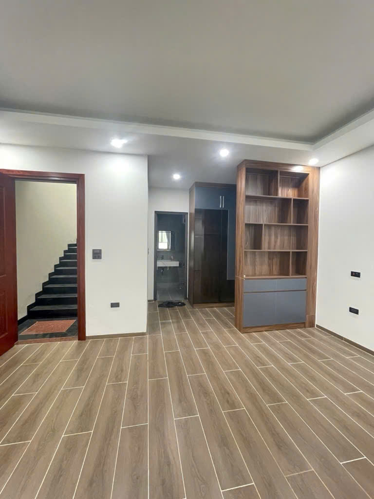 NHÀ VIP PHỐ VĂN CA0- BA ĐÌNH