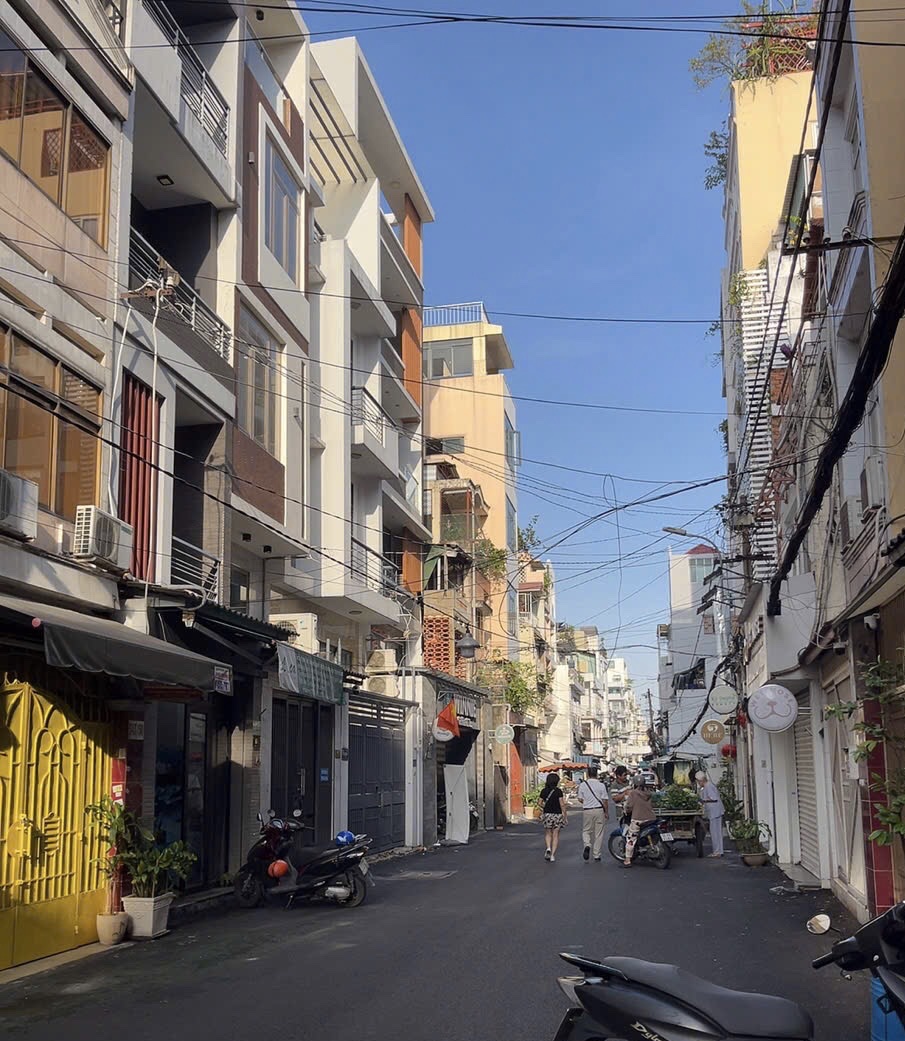 Ngay Bàn Cờ - đường 10m. 2 tầng BTCT, giá tốt nhất khu vực nhỉnh 13T.