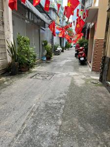 Bán nhà quận 1, nhà mới xây dựng, giấy tờ đầy đủ.