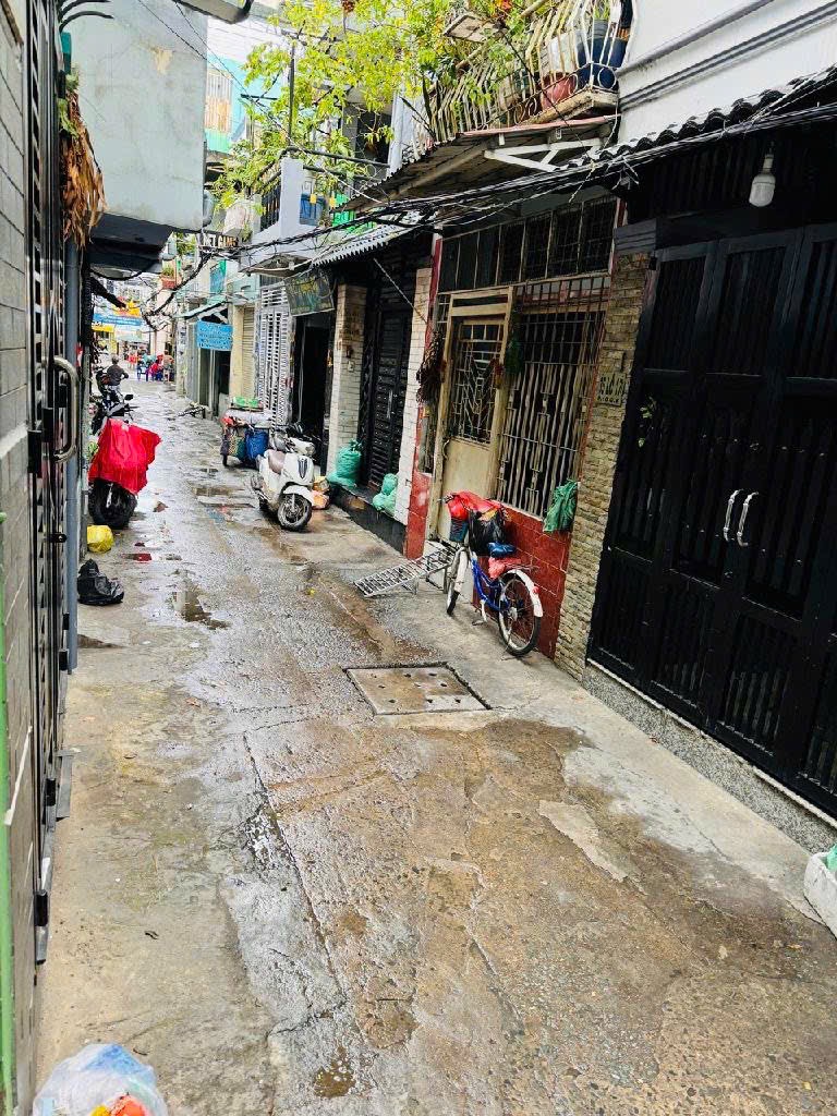 - 5 TẦNG BTCT - HẺM XE HƠI THÔNG - HƯNG PHÚ- QUẬN 8 - SÁT QUẬN 5- NHÀ ĐẸP - TẶNG 90% NỘI THẤT - ĐẦY ĐỦ CÔNG NĂNG - CHẠM LÀ CHỐT.