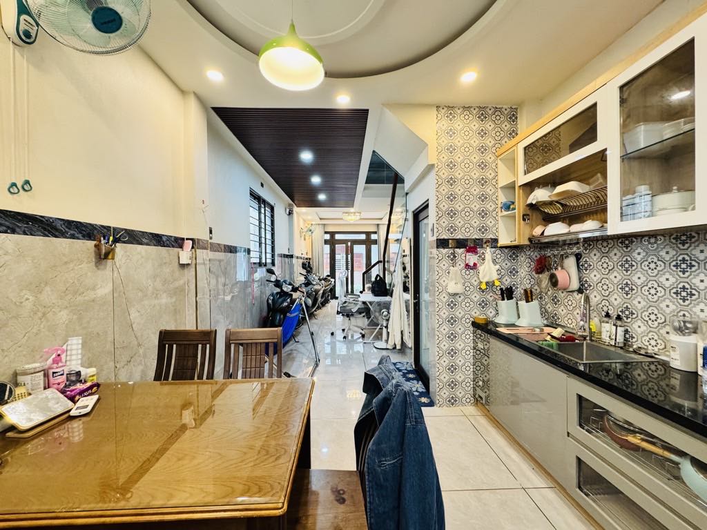 Hiếm! Nhà hẻm xe hơi Nguyễn Gia Trí – Bình Thạnh, khu VIP cực hiếm nhà bán!
DT 3.5x13m (45m²), 1