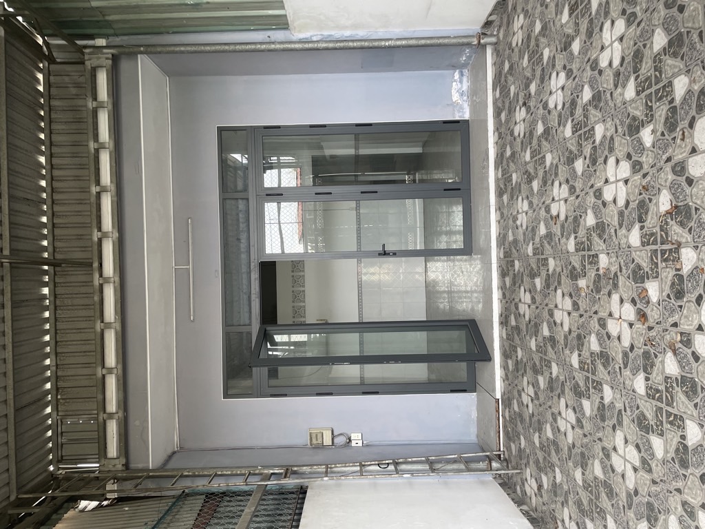 Bán Nhà mặt tiền Hóc Môn 73m2 ngang 4.5m nở hậu, tiện xây mới, giá đầu tư 5.2 tỷ TL