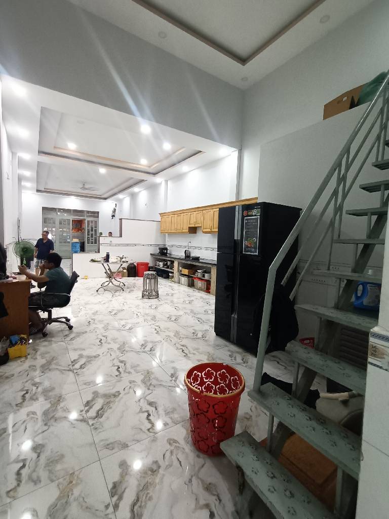 Mặt tiền Dương Công Khi Bà Điểm 200m2, 5x40 SHR vuông vức, ở và kinh doanh, nhỉnh 8 tỷ TL