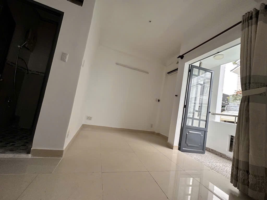 Bán nhà quận 7 đường Nguyễn Văn Quỳ, hiếm có lô góc mặt tiền kinh doanh, hẻm ô tô