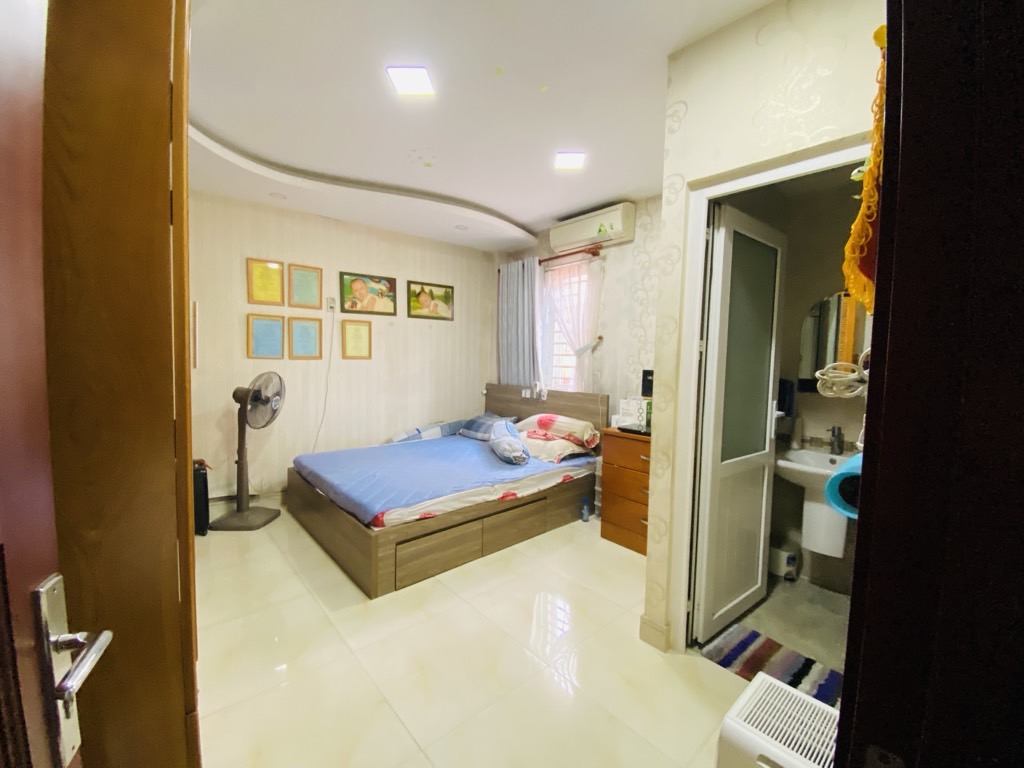 Bán nhà riêng quận 7 đường Trần Văn Khánh 44m2 chỉ 6 tỷ 2