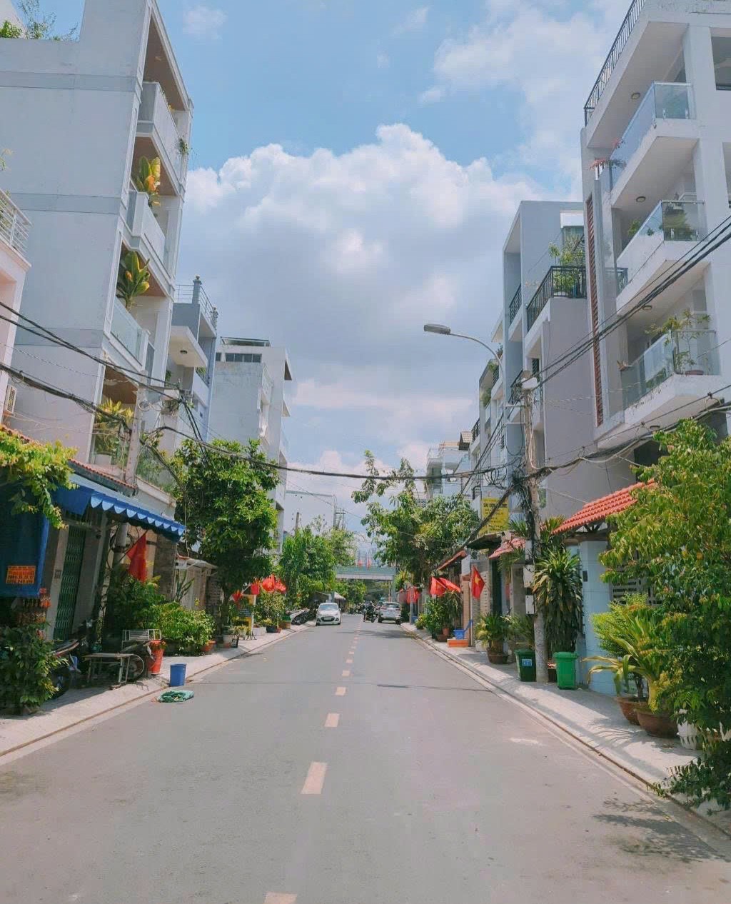Nhà xuân la, nhà MỚI Ở NGAY, ngang lớn 5m, giá chỉ nhỉnh 7 tỷ