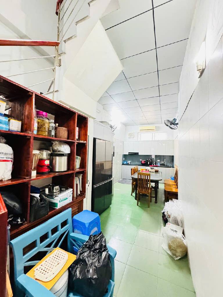 TÔI CẦN BÁN CĂN NHÀ MẶT ĐƯỜNG GIẢI PHÓNG, LÔ GÓC 3 THOÁNG - KINH DOANH - NHÀ 4 TẦNG CŨ XÁC ĐỊNH BÁN ĐẤT