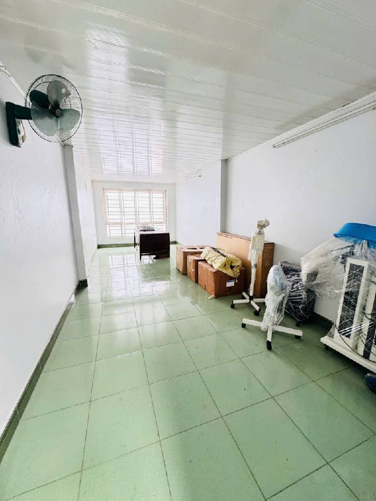 TÔI CẦN BÁN CĂN NHÀ MẶT ĐƯỜNG GIẢI PHÓNG, LÔ GÓC 3 THOÁNG - KINH DOANH - NHÀ 4 TẦNG CŨ XÁC ĐỊNH BÁN ĐẤT