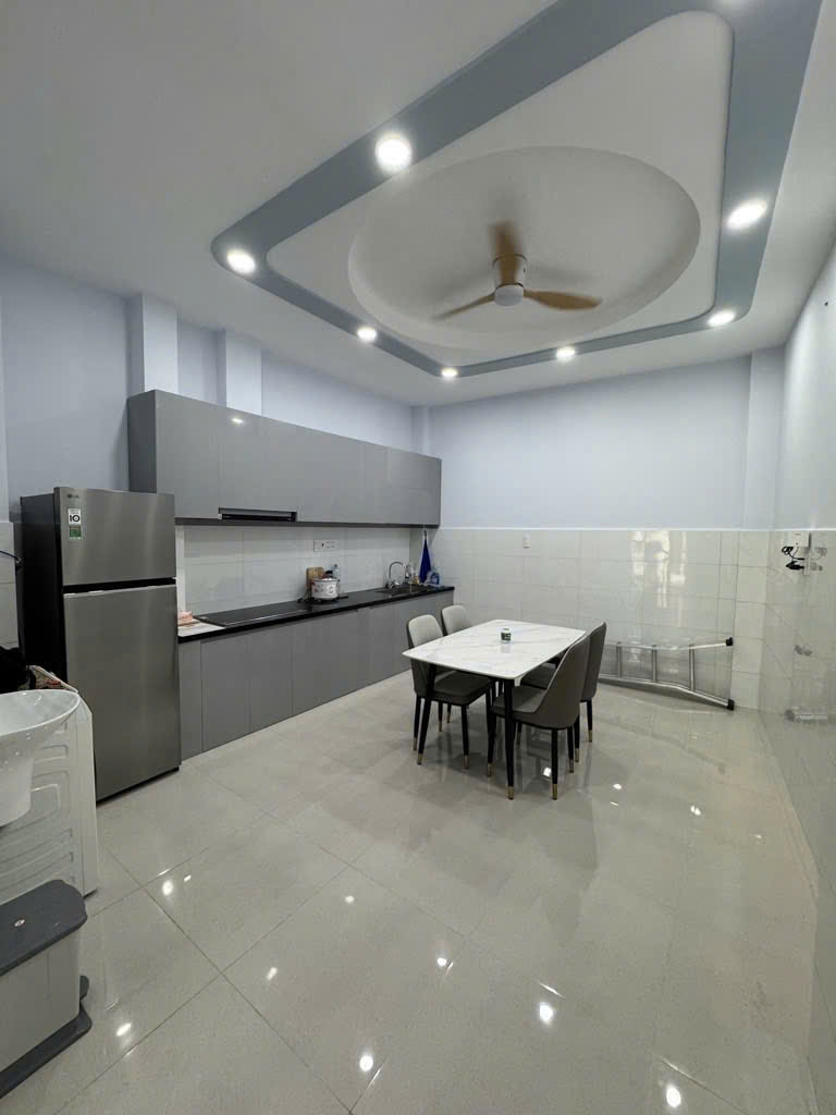 NHÀ ĐẸP 2 TẦNG NGAY BÀNH VĂN TRÂN - KDC YÊN TĨNH GIÁ CHỈ HƠN 7 TỶ CHÚT
