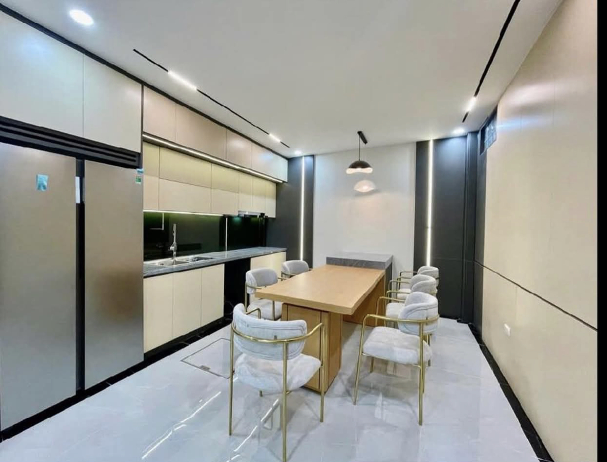 NHÀ ĐẸP - MỸ ĐÌNH, 45M2  TẦNG DÂN XÂY - Ô TÔ VÀO NHÀ - GIÁ CHỈ 9,5 TỶ
