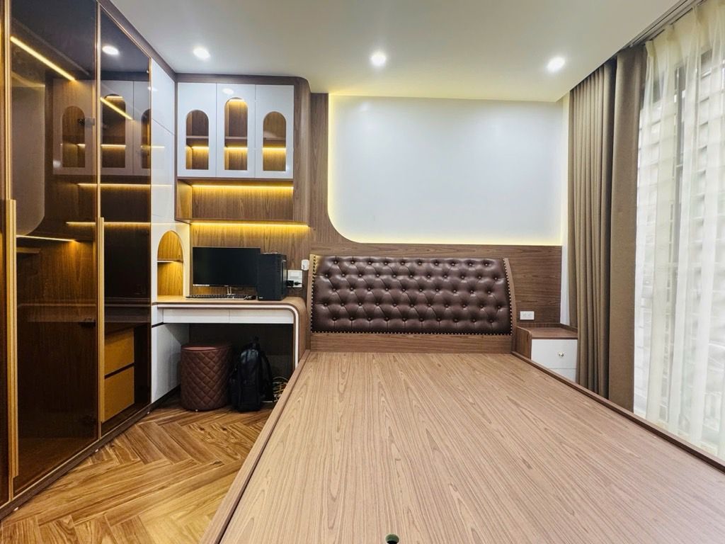 GIẢM LUÔN NỬA TỶ - NHÀ 6 TẦNG THANG MÁY - NỘI THẤT CỰC XỊN - VIEW HỒ LINH ĐÀM