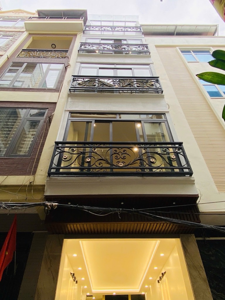 BÁN NHÀ MỚI ĐẸP THANG MÁY GẦN DOÃN KẾ THIỆN – PHÂN LÔ Ô TÔ VÀO NHÀ - DIỆN TÍCH 50.4M2 - 5 TẦNG, 7 PHÒNG - Ở KẾT HỢP CHO THUÊ LÀM VP ĐỀU PHÙ HỢP