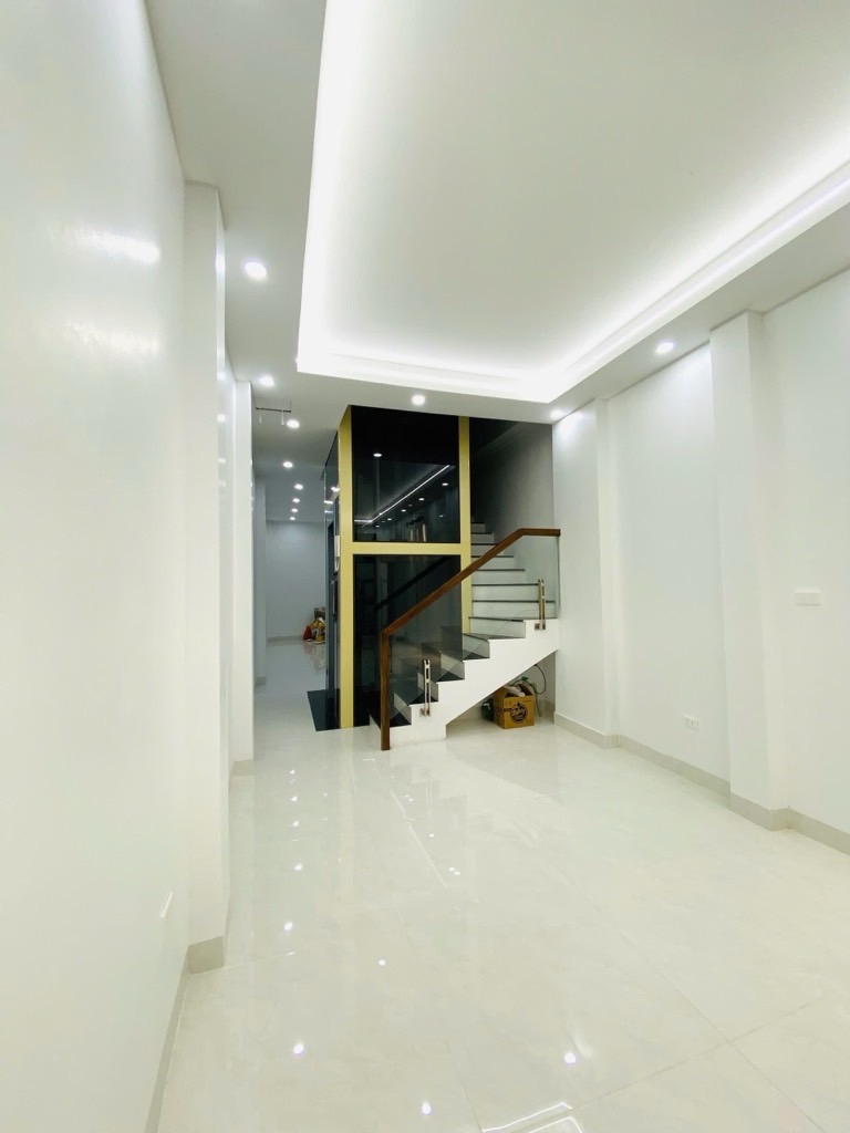 BÁN NHÀ MỚI ĐẸP THANG MÁY GẦN DOÃN KẾ THIỆN – PHÂN LÔ Ô TÔ VÀO NHÀ - DIỆN TÍCH 50.4M2 - 5 TẦNG, 7 PHÒNG - Ở KẾT HỢP CHO THUÊ LÀM VP ĐỀU PHÙ HỢP