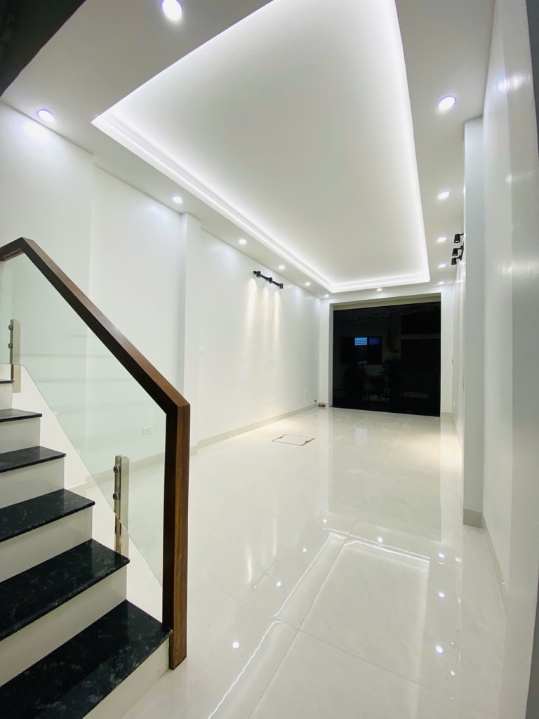 BÁN NHÀ MỚI ĐẸP THANG MÁY GẦN DOÃN KẾ THIỆN – PHÂN LÔ Ô TÔ VÀO NHÀ - DIỆN TÍCH 50.4M2 - 5 TẦNG, 7 PHÒNG - Ở KẾT HỢP CHO THUÊ LÀM VP ĐỀU PHÙ HỢP