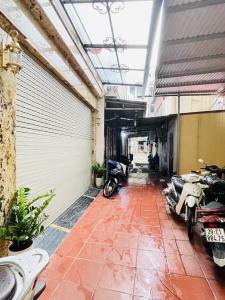 HOA HẬU BẮC TỪ LIÊM, NHÀ XÂY MỚI, 7 TẦNG THANG MÁY, Ô TÔ LÙI VÀO NHÀ, CÁCH MẶT PHỐ 10M, VỪA Ở KẾT HỢP KINH DOANH ONLINE, VĂN PHÒNG CÔNG TY.