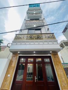 BÁN NHÀ CỔ NHUẾ -  Ô TÔ ĐỖ CỬA - 6 TẦNG THANG MÁY - DIỆN TÍCH 54M2 - LÔ GÓC 2 THOÁNG - KINH DOANH - THÔNG SÀN - ĐẲNG CẤP