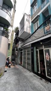Nhà đẹp Lê Hồng Phong, Q.10 - 3 tầng nhà mới giá rẻ chỉ 3,5T