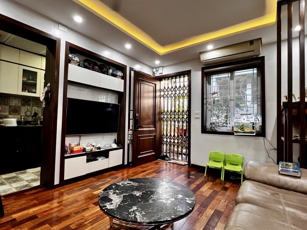 BÁN GẤP! Nhà Thịnh Hào 1 - 70 m² - Trung Tâm Đống Đa.